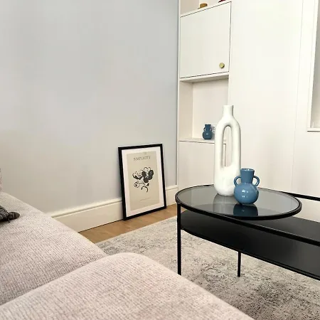 Luxury In The Heart Of Old Town Apartment