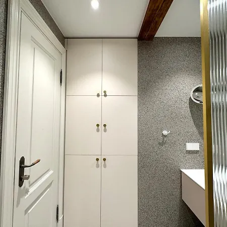 Luxury In The Heart Of Old Town Apartament *