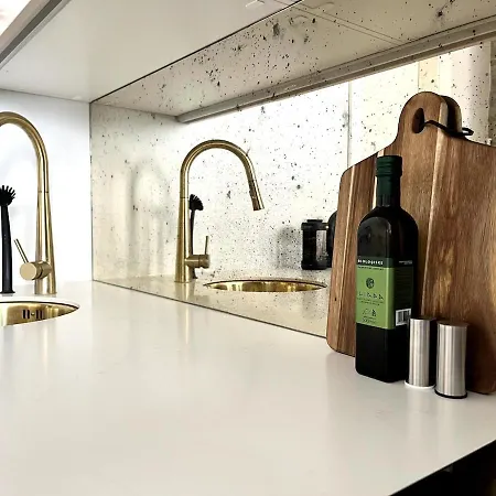 Luxury In The Heart Of Old Town Apartament Tallin