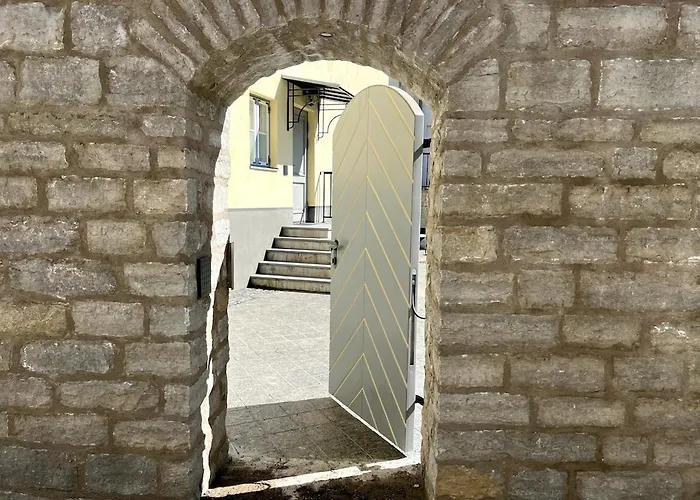 Luxury In The Heart Of Old Town شقة *