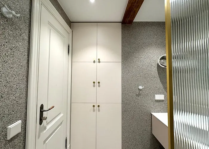 Luxury In The Heart Of Old Town شقة *