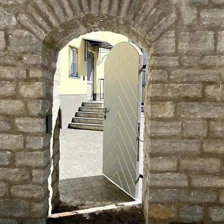 Luxury In The Heart Of Old Town Apartmán *