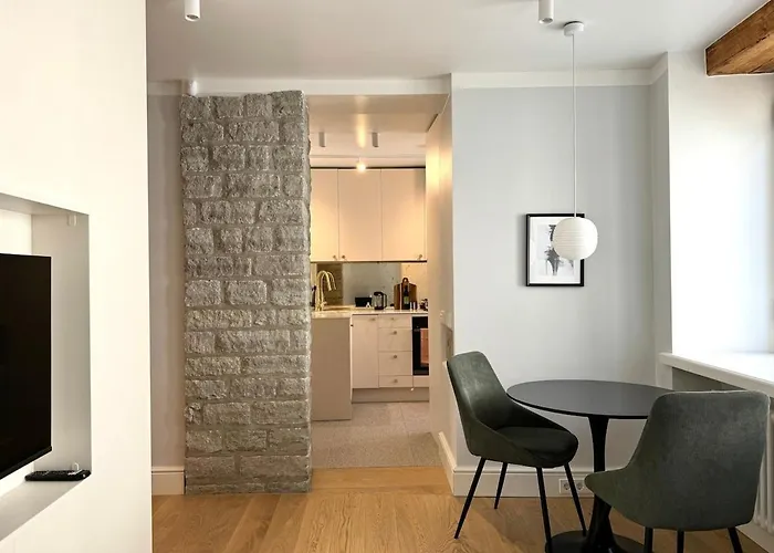 Luxury In The Heart Of Old Town 아파트 *